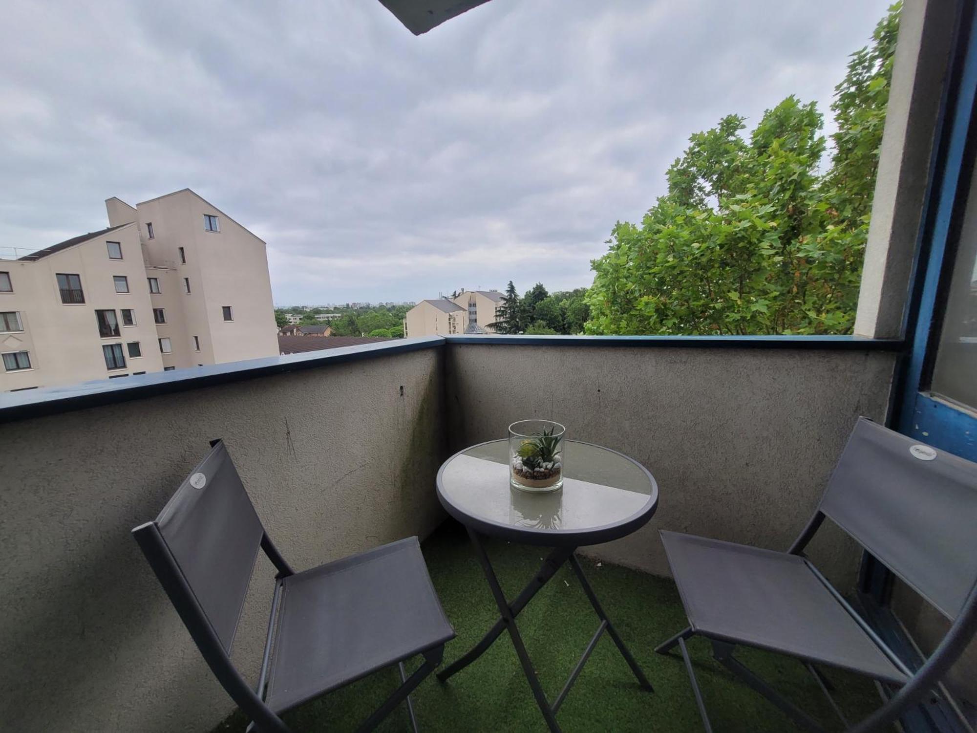 Apartament Parisian Retreat Pour 5 Personnes - 12 Min De Paris - Proche Gare Deuil-la-Barre Zewnętrze zdjęcie