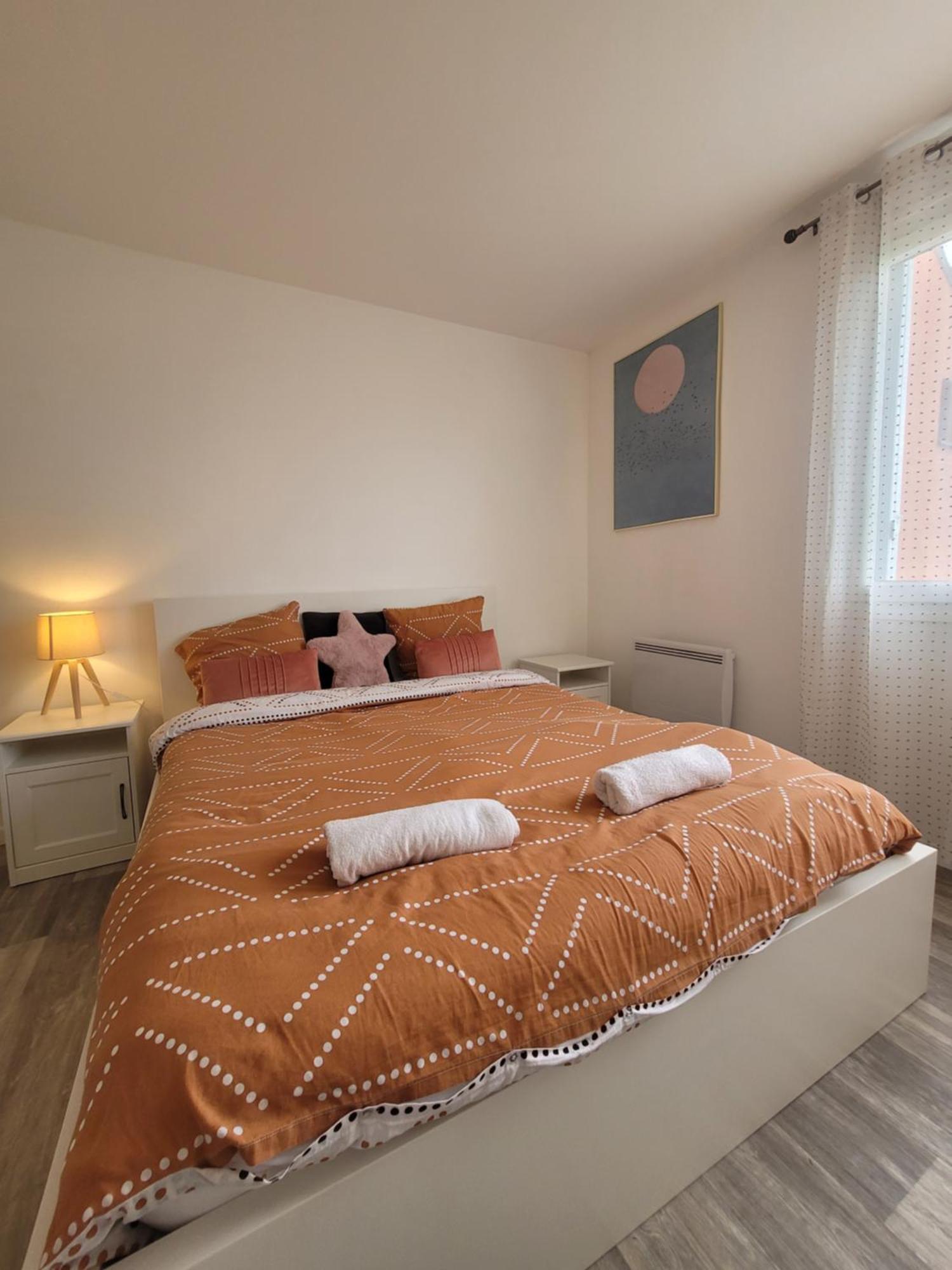 Apartament Parisian Retreat Pour 5 Personnes - 12 Min De Paris - Proche Gare Deuil-la-Barre Zewnętrze zdjęcie