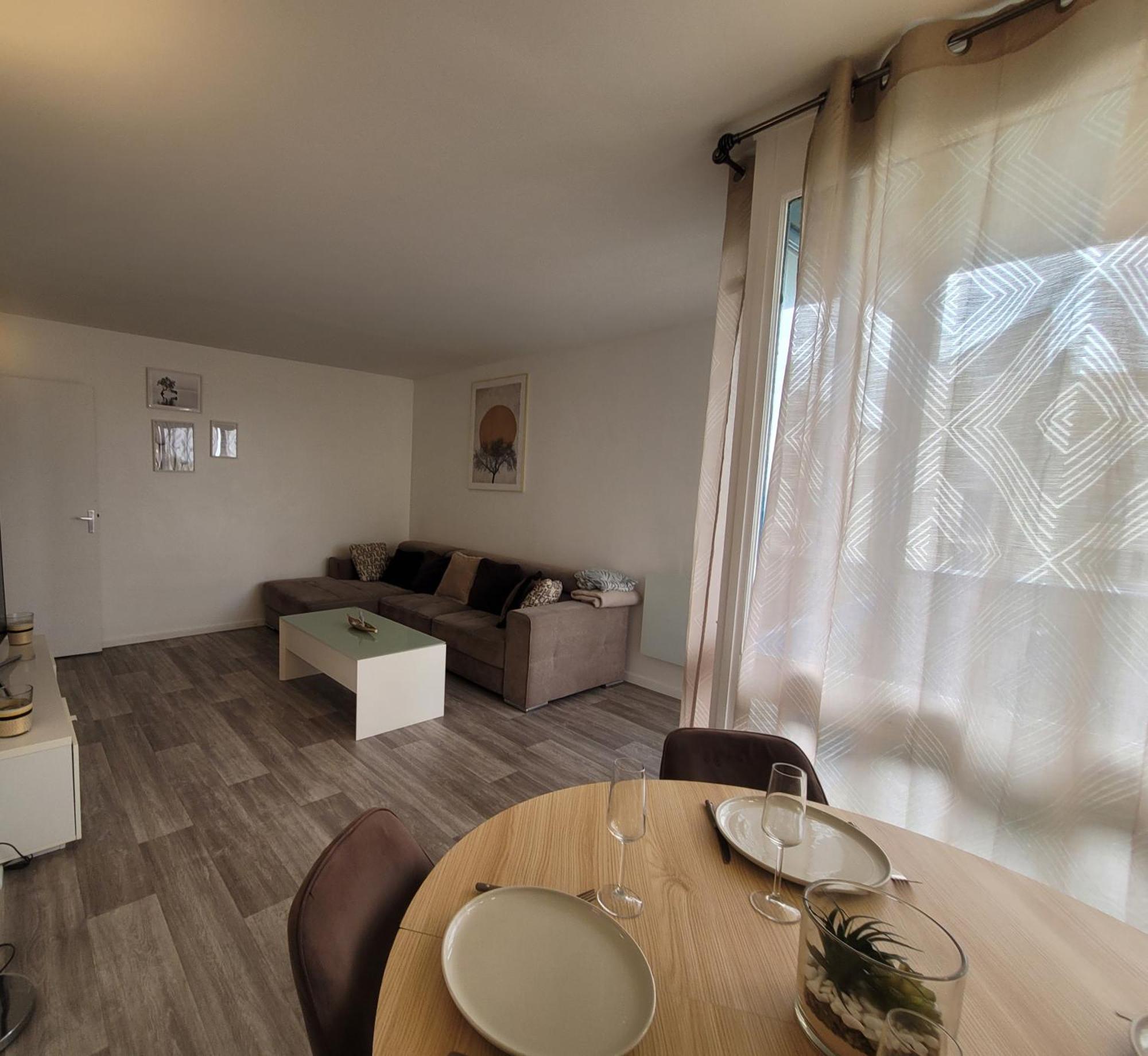 Apartament Parisian Retreat Pour 5 Personnes - 12 Min De Paris - Proche Gare Deuil-la-Barre Zewnętrze zdjęcie